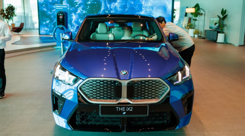 전기차도 BMW답게 iX2 eDrive 20 브랜드 DNA